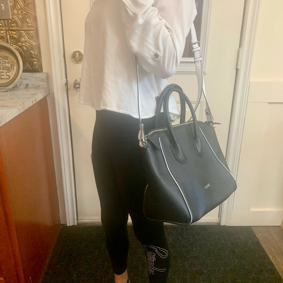 G by guess tote - Picture 8 of 13